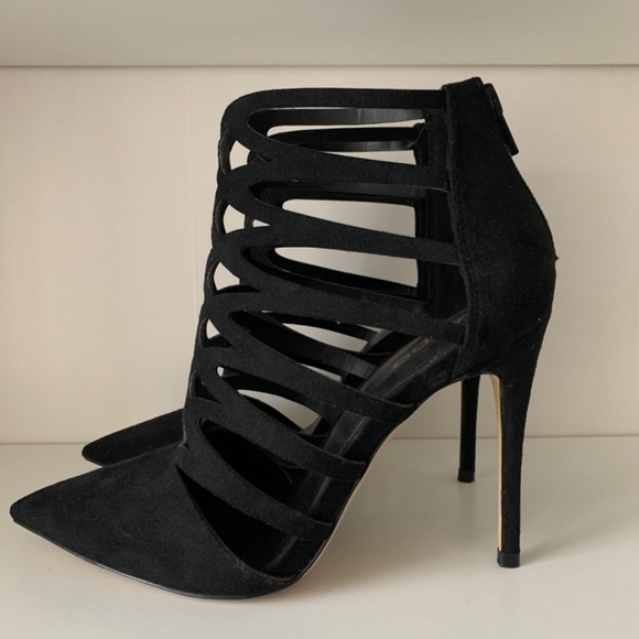 Black faux suede cut out booties - Picture 3 of 3